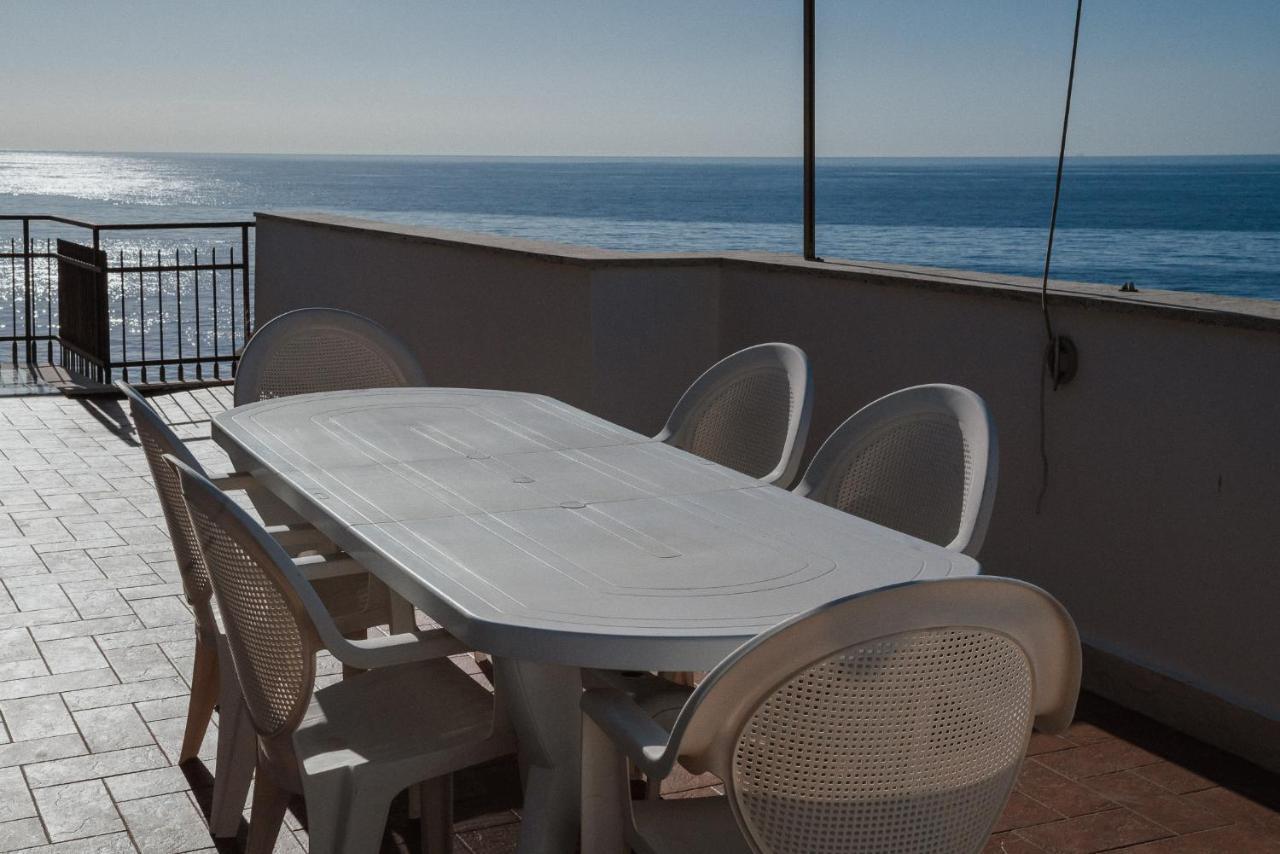 Be Your Home - Appartamento 4 Camere Sul Mare Scesa Al Mare Privata Santa Marinella Exterior foto